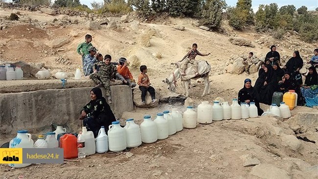 جنین‌های پنج مادر در یکی از روستاهای خراسان رضوی، به‌هنگام تهیه آب سقط شده‌اند، روستایی که چندان دور از مرکز استان نیست.