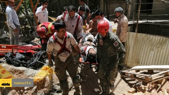 سخنگوی سازمان آتش‌نشانی و خدمات ایمنی شهرداری تهران از ریزش آوار در یک ساختمان در حال ساخت بر سر دو کارگر خبر داد.