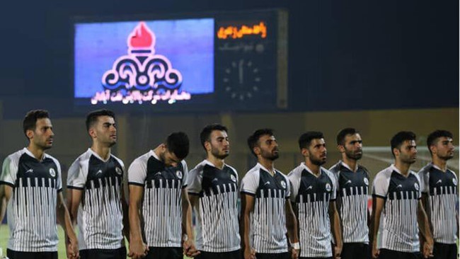 بازیکنان تیم فوتبال نفت مسجدسلیمان، چک باشگاه را پس دادند.
