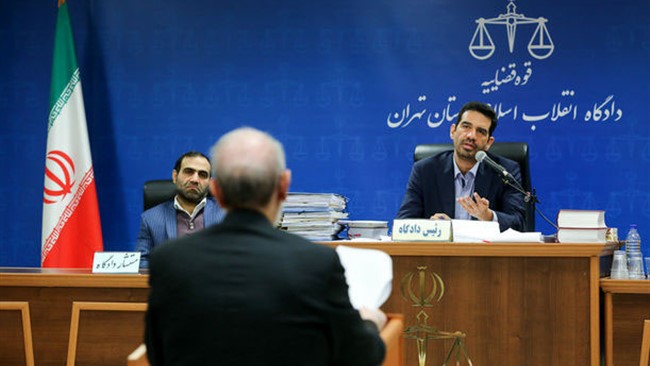 سومین جلسه دادگاه رسیدگی به پرونده‌ مدیران سابق بانک مرکزی صبح امروز به ریاست قاضی مسعودی مقام برگزار شد.