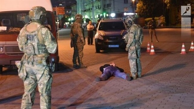 مقام‌های دولت اوکراین می‌گویند مقابله پلیس با یک گروگانگیر که حدود ۲۰ مسافر یک اتوبوس را به اسارت درآورده بود، با دستگیری فرد گروگانگیر و آزادی همه مسافران خاتمه یافته است. بنابر این گزارش، به هیچ کدام از گروگان‌ها آسیبی نرسیده است.