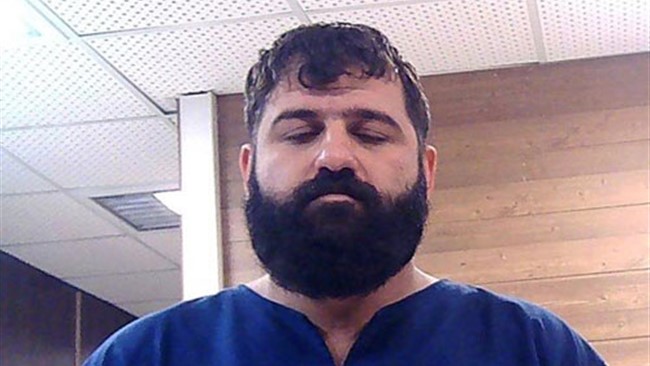 رئیس پلیس آگاهی استان قزوین گفت: شهروندان در صورت رؤیت و شناسایی این قاتل فراری و تحت تعقیب پلیس، مراتب را به پلیس اطلاع دهند.