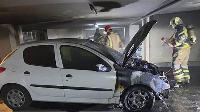 آتش سوزی یک دستگاه خودرو سواری پژو 206 در پارکینگ طبقه منفی ساختمان مسکونی با تلاش آتش نشانان مهار و ‌خاموش شد.