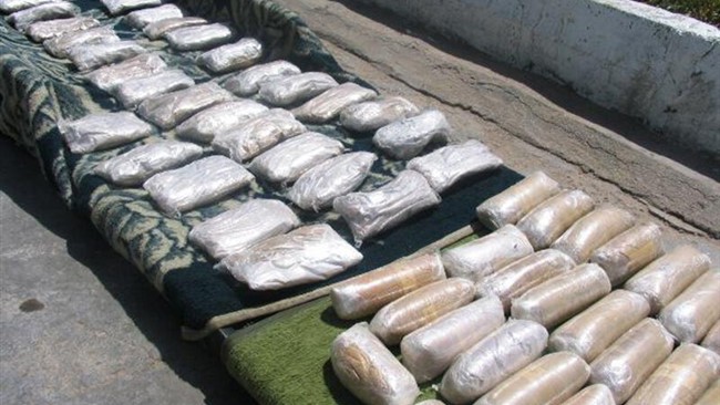 جانشین انتظامی سیستان و بلوچستان گفت: تکاوران پلیس مبارزه با مواد مخدر ایرانشهر ضمن متلاشی کردن یک باند مسلح قاچاق مواد مخدر مقدار ۷۶۶ کیلو تریاک را کشف کردند.