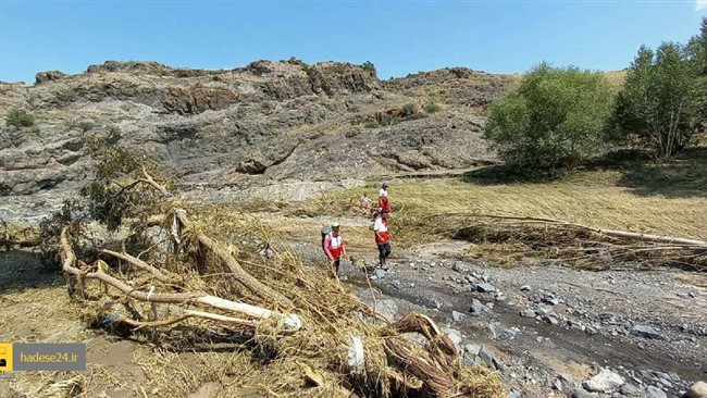 معاون امداد و نجات جمعیت هلال احمر خراسان جنوبی گفت: نوجوان ۱۲ ساله مفقود شده در روستای ماهیرود شهرستان سربیشه پس از هشت ساعت تلاش نیروهای امدادگر هلال احمر پیدا شد.