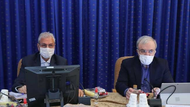 علی ربیعی سخنگوی دولت پس از سپری کردن دوران نقاهت به دلیل ابتلا به بیماری کرونا، بار دیگر در جمع دولتمردان حاضر شد.