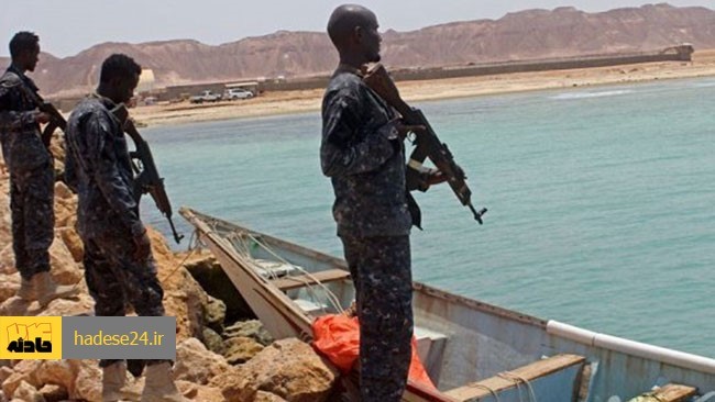 سه صیاد بلوچ که از سوی دزدان دریایی سومالی گروگان گرفته شده بودند، دقایقی پیش وارد فرودگاه امام خمینی (ره) شدند.