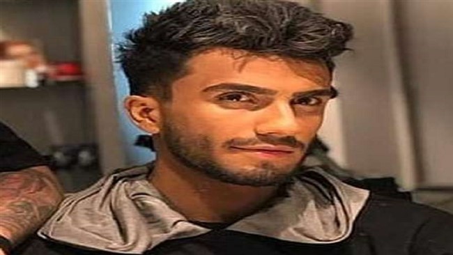 وکیل تهیه کننده «مهراد جم» از پیگیری قضایی درباره خروج غیرقانونی این خواننده از ایران در شرایطی که تحت قراداد با شرکت بوده خبر داد.