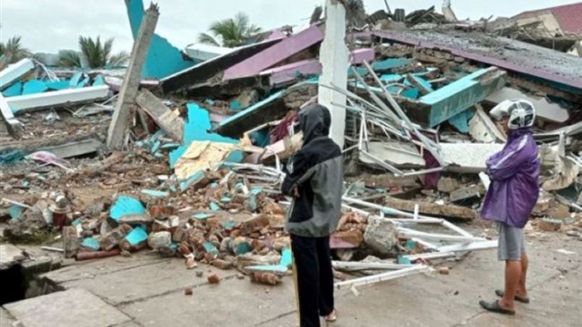 وقوع زمین لرزه شدید در اندونزی تاکنون ده ها کشته، صدها مجروح و هزاران بی خانمان برجای گذاشت.