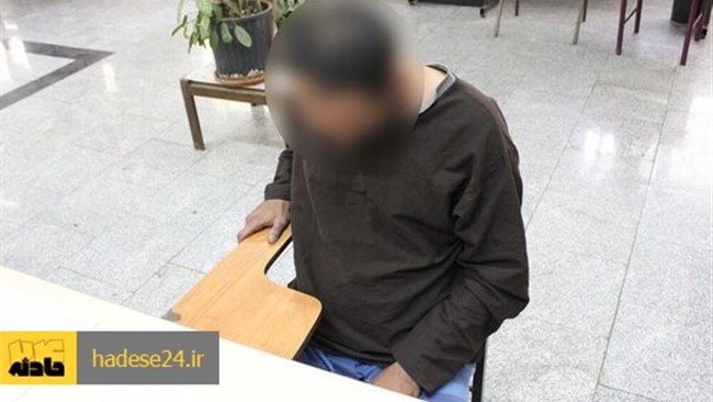 پسر دانشجویی که به اتهام قتل دوستش در شعبه 2 دادگاه کیفری استان تهران محاکمه شد در جلسه دادگاه با اصرار بر بی‌گناهی خود مدعی شد مرد نقابداری دوستش را کشته است.
