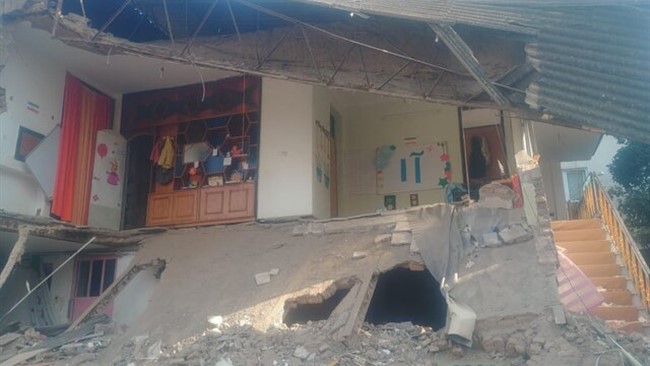 دادستان علی آبادکتول از بازداشت دو نفر در رابطه با حادثه ریزش ساختمان یک مدرسه در این شهرستان خبر داد.