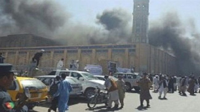بر اثر انفجار در یک مسجد شیعیان در ولایت قندوز افغانستان ده ها نفر شهید شدند.