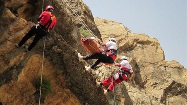 مدیرعامل جمعیت هلال احمر استان کهگیلویه و بویراحمد گفت: هفت کوهنورد گرفتار در ارتفاعات دنا با تلاش امدادگران هلال احمر نجات یافتند.