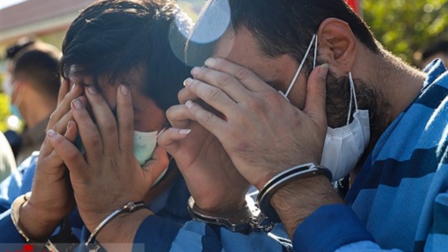 رئیس پایگاه سوم پلیس آگاهی پایتخت از انهدام باند قاپ زنان شمال تهران و کشف ۲۵ فقره سرقت تلفن همراه خبر داد.