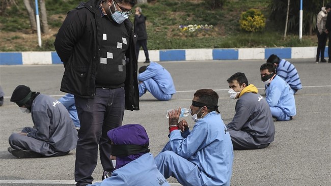 رئیس پلیس پایتخت از دستگیری ۳۹۸ اوباشگر و مزاحم نوامیس در پایتخت خبر داد و اعلام کرد که از ابتدای امسال تاکنون شاهد کاهش ۴۵ درصدی شرارت در تهران بوده ایم.