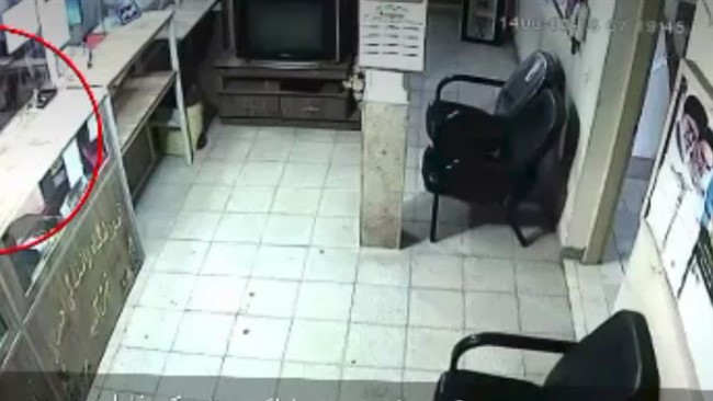 با انتشار ویدئوی سرقت طلا از کارمند یکی از آموزشگاه های راهنمایی و رانندگی دراراک پلیس مرکزی پیگیری کرد.