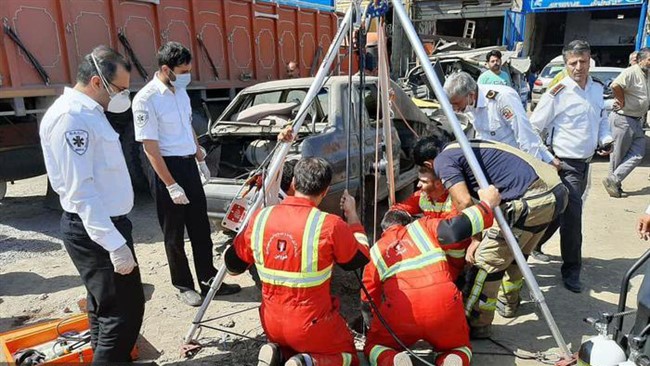 سخنگوی سازمان آتش نشانی و خدمات ایمنی شهرداری تهران از نجات معجزه آسای کارگر جوان در پی ریزش چاه در حال حفر خبر داد.
