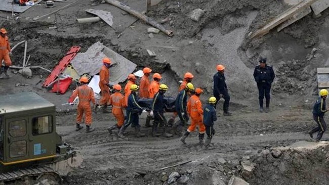 شمار مجروحان زلزله 7.3 ریشتری روز شنبه در بخش‌هایی از ژاپن به 150 تن رسید و نخست وزیر این کشور از شهروندان ژاپنی خواست تا با توجه به پس لرزه‌ها آمادگی خود را حفظ کنند.