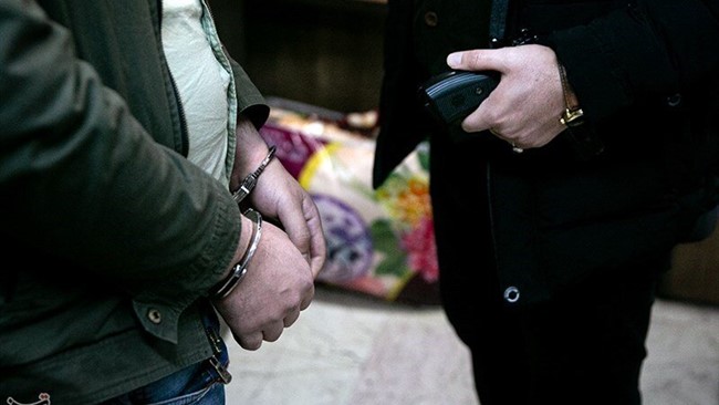 2 نفر از عاملان سرقت مسلحانه از طلافروشی بهبهان پس از 7 ماه فرار دستگیر شدند.