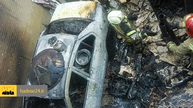 رئیس مرکز فوریت‌های پزشکی استان البرز از فوت ۳نفر در تصادف زانتیا با تیر چراغ برق و انفجار آن خبر داد.