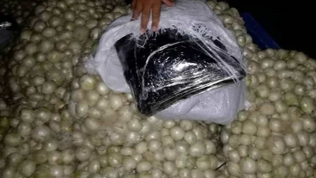 جانشین پلیس مبارزه با مواد مخدر تهران بزرگ از کشف مقادیر قابل توجهی تریاک به وزن بیش از 38کیلوگرم از داخل بار صیفی جات و دستگیری دو قاچاقچی خبر داد.