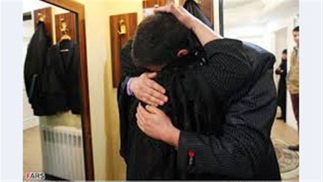 پسر جوانی که 29 سال قبل از مادرش جدا شده بود با کمک مأموران اداره چهارم پلیس آگاهی تهران مادرش را پیدا کرد.
