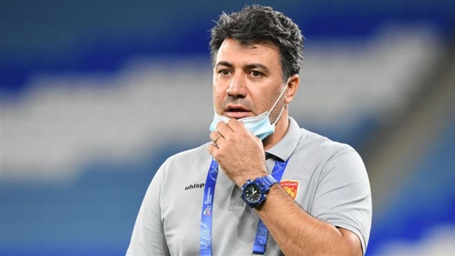 یحیی گل محمدی بعد از بازی برابر پدیده گفته بود بلندی چمن ورزشگاه از پیش طراحی شده بود که محمد نوازی مربی حریف جواب او را داد.