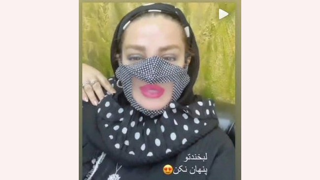 انتشار تصویری از ماسک ضد کرونای بهاره رهنما در فضای مجازی حاشیه ساز شد.