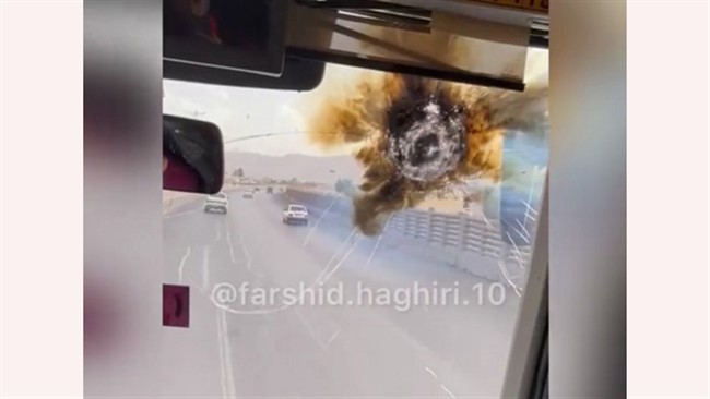 یکی از اتفاقات زشت فوتبال کشورمان حمله چند نفر به اتوبوس پرسپولیسی‌ها قبل از بازی با ذوب آهن در اصفهان بود.