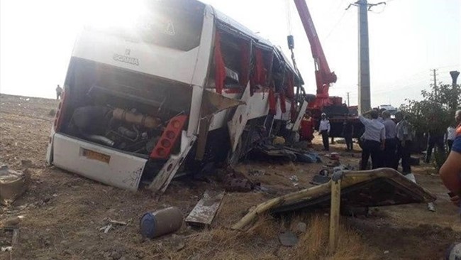 فرمانده پلیس راه کشور با تشریح تخلفات رخداده در حادثه اتوبوس خبرنگاران اعلام کرد که این اتوبوس فاقد صورت وضعیت و متعلق به کارخانه سیمان بود.