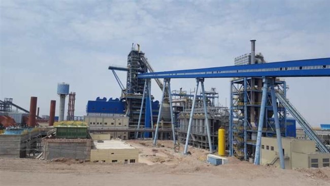 مدیرعامل شرکت فولاد زرند ایرانیان گفت : آتش سوزی رخ داده شده در این کارخانه تنها به علت سرریز شدن مواد مذاب بوده است.