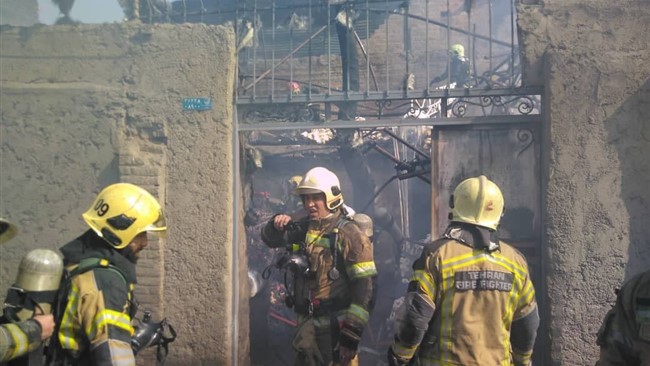 فرمانده انتظامی استان البرز گفت: در اثر سانحه آتش سوزی در یک شرکت در بخش چهارباغ، ۱۸ نفر از عوامل خط تولید دچار مصدومیت شدند.
