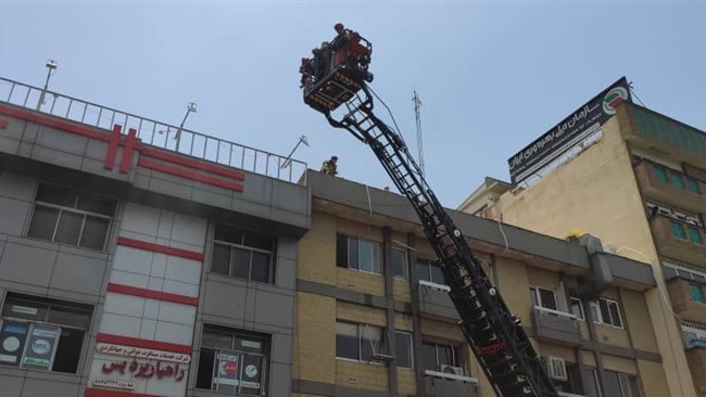 سخنگوی سازمان آتش‌نشانی شهرداری تهران از حریق یک ساختمان اداری در خیابان شهید مطهری تهران خبر داد.