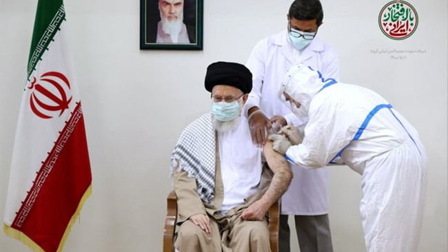 رهبر انقلاب نوبت دوم واکسن ایرانی کرونا را دریافت کردند و سپس در سخنان مهمی درباره مشکلات استان خوزستان بر لزوم رسیدگی فوری تاکید کردند.