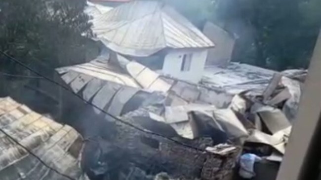 بخشدار آسارا از وقوع آتش‌سوزی در روستای لانیز جاده چالوس خبر داد و گفت: در این آتش‌سوزی تعدادی خانه، دو انبار علوفه و یک مسجد دچار حریق شد.