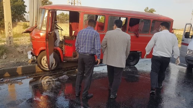 سخنگوی سازمان آتش نشانی و خدمات ایمنی شهرداری تهران از مصدومیت ٧ نفر در پی وقوع حادثه تصادف در بزرگراه آزادگان خبر داد.