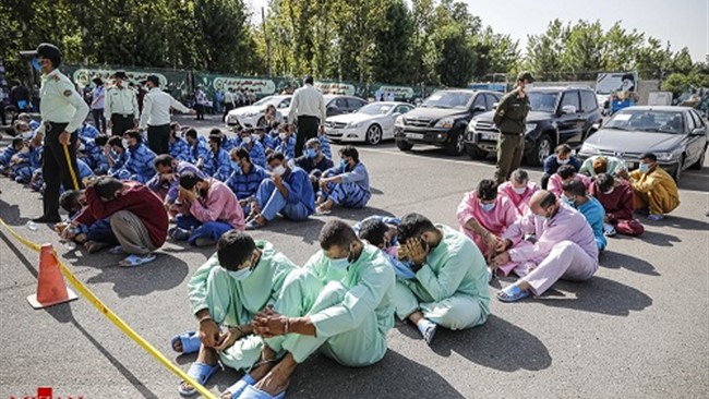 فرمانده انتظامی پایتخت از دستگیری ٢٨٨ مجرم در سومین مرحله از طرح کاشف در تهران خبر داد.
