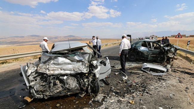 فرمانده پلیس راه جاجرود گفت: تریلی حامل بار گندم در محدوده روستای کمرد با ۱۳ دستگاه خودرو برخورد کرد که در این تصادف زنجیره ای یک نفر کشته شد و سه تن مجروح گردیدند.