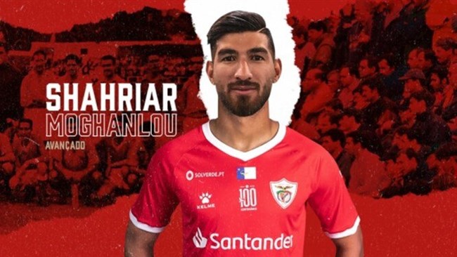 مهاجم تیم فوتبال پرسپولیس با وجود مخالفت اولیه برای انتقال به سپاهان اصفهان راهی این تیم می‌شود. این انتقال در شرایطی صورت می‌گیرد که تیم پرتغالی با پیشنهاد سرخپوشان مخالفت کرد.
