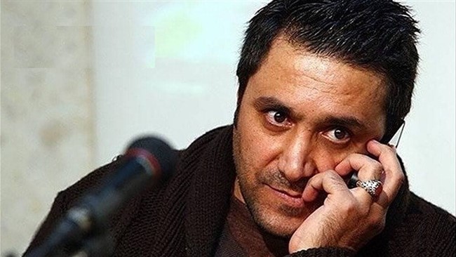 رضا کریمی بازیگر آثار کمدی در سینما و تلویزیون، در کمتر از یک روز پدر و مادرش را به دلیل ابتلا به کرونا از دست داد.
