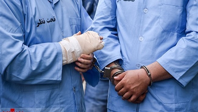 فرمانده انتظامی شهرستان خنداب از دستگیری ۲ نفر قاتل فراری که حدود ۴ ماه پیش در شمیرانات استان تهران فردی را به قتل رسانده بودند، در یکی از روستاهای اطراف این شهرستان خبر داد.