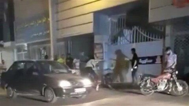 فرمانده انتظامی البرز برای پیگیری کلیپ منتشر شده در فضای مجازی مبنی بر تیراندازی مامور انتظامی به یک متهم دستور ویژه صادر کرد.