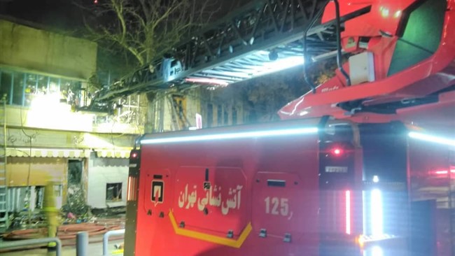 سخنگوی سازمان آتش نشانی و خدمات ایمنی شهرداری تهران از وقوع حریق در ١۵ مغازه و انبار در ناصرخسرو خبر داد.