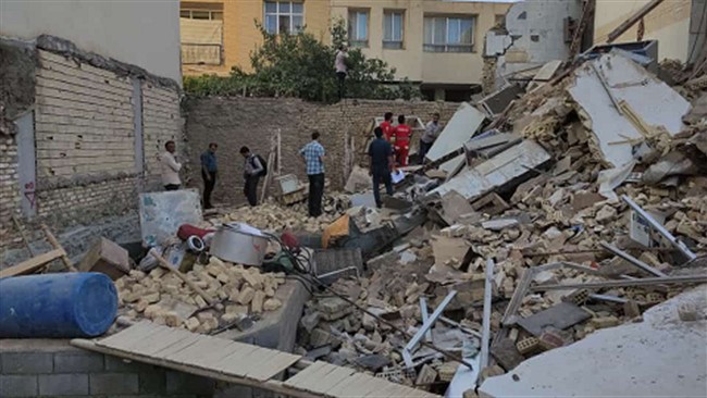 دو کارگر ساختمانی در اثر ریزش آوار در کرمانشاه مصدوم شدند.