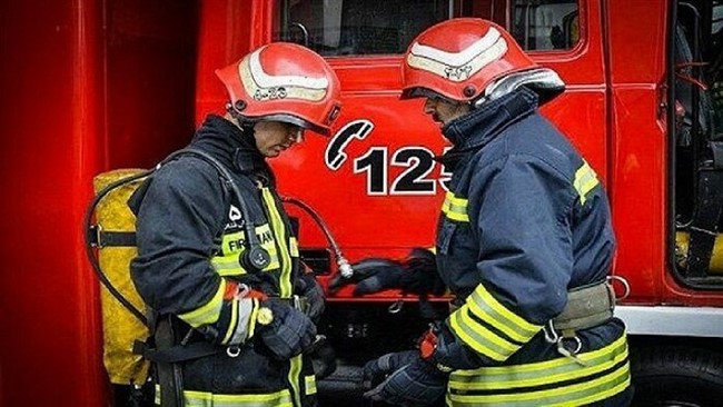 رئیس سازمان آتش نشانی و خدمات ایمنی شهرداری اهواز گفت: وقوع حادثه انفجار در کارخانه شارژ اکسیژن اهواز چهار کشته و یک مصدوم برجا گذاشت.