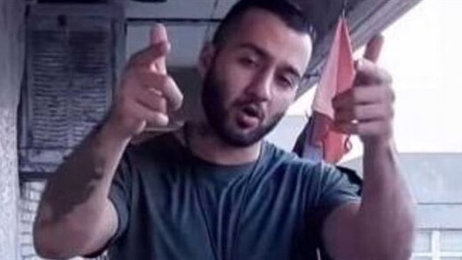توماج صالحی خواننده رپ و از فعالین فضای مجازی حین تلاش برای خروج از کشور دستگیر شد.