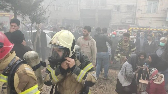 سخنگوی سازمان آتش‌نشانی و خدمات ایمنی شهرداری تهران از حادثه آتش‌سوزی یک برج ۱۵ طبقه مسکونی در منطقه ۲ پایتخت خبر داد و گفت: این حادثه بیش از ۱۰۰ نجات‌یافته داشت.