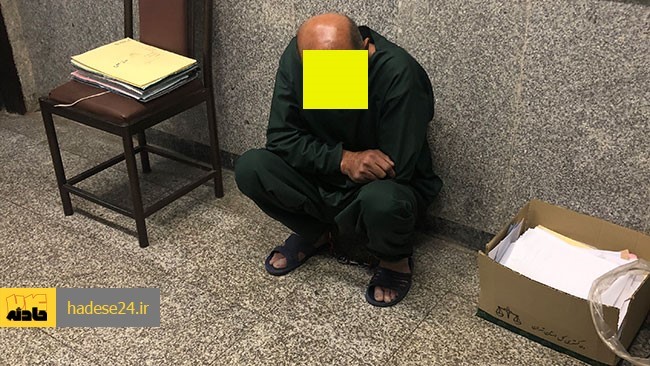 مرد کاشی‌کار که متهم است به خاطر درگیری بر سر جای پارک با میله آهنی یک مغازه‌دار را به قتل رسانده، در دادگاه کیفری یک استان تهران محاکمه شد.