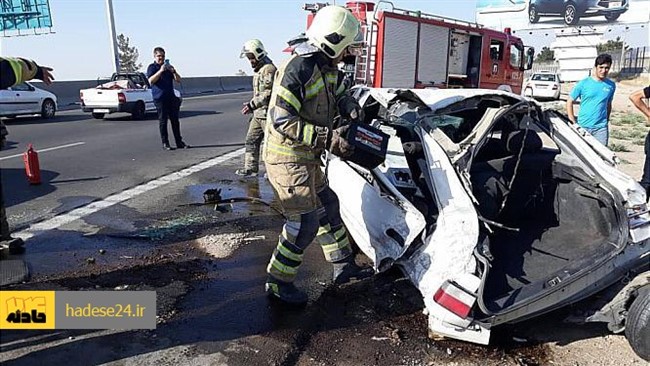 رئیس پلیس راه جنوب استان فارس گفت: در پی واژگونی سواری زانتیا در محور مواصلاتی فیروزآباد-جم، راننده و ۲ سرنشین آن به دلیل شدت جراحات وارده فوت کردند.