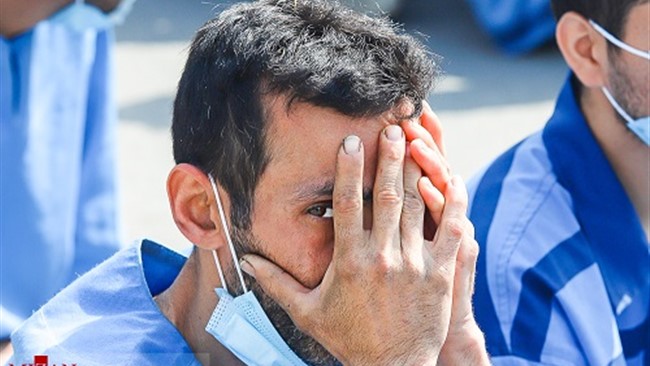 سارق زورگیر که اقدام به سرقت از کارگران کارگاهی در شهرک صنعتی «شمس آباد» در جنوب تهران کرده بود، دستگیر شدند.